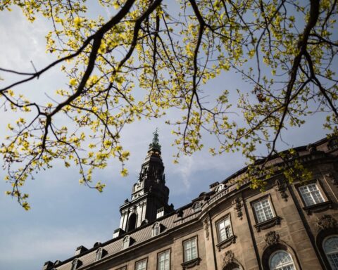 Masseovervågning og hastelove: Er vi på vej mod et demokratisk knæk?