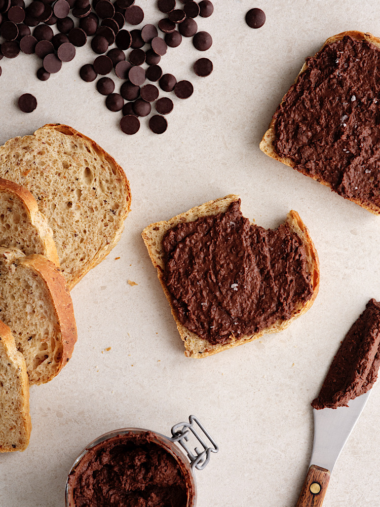 Rugbrødsrester der bliver til en skøn version af nutella