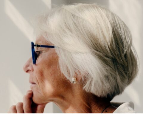 Birgitte Possing graver efter sin klangbund i fremragende erindringsbog