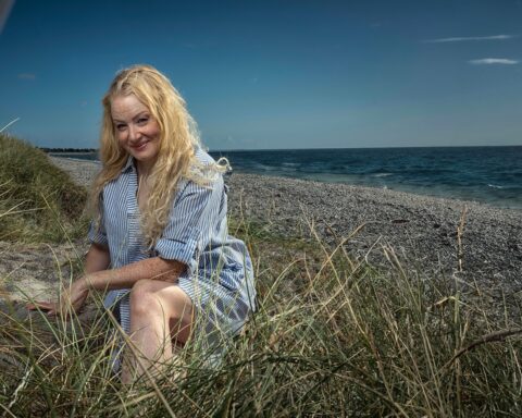 Et tillukket hus er næsten hovedperson i Sanne Søndergaards fascinerende roman