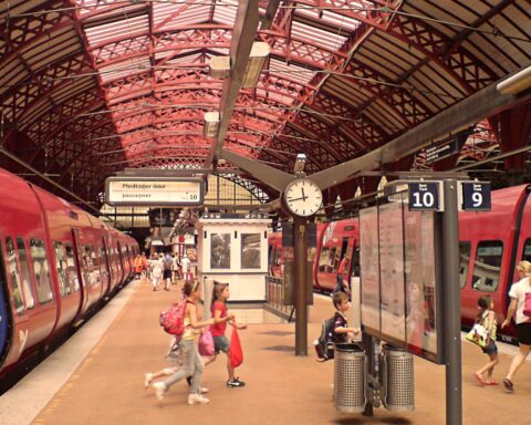 Valgdag: Tillid i Danmark skal villes og vælges