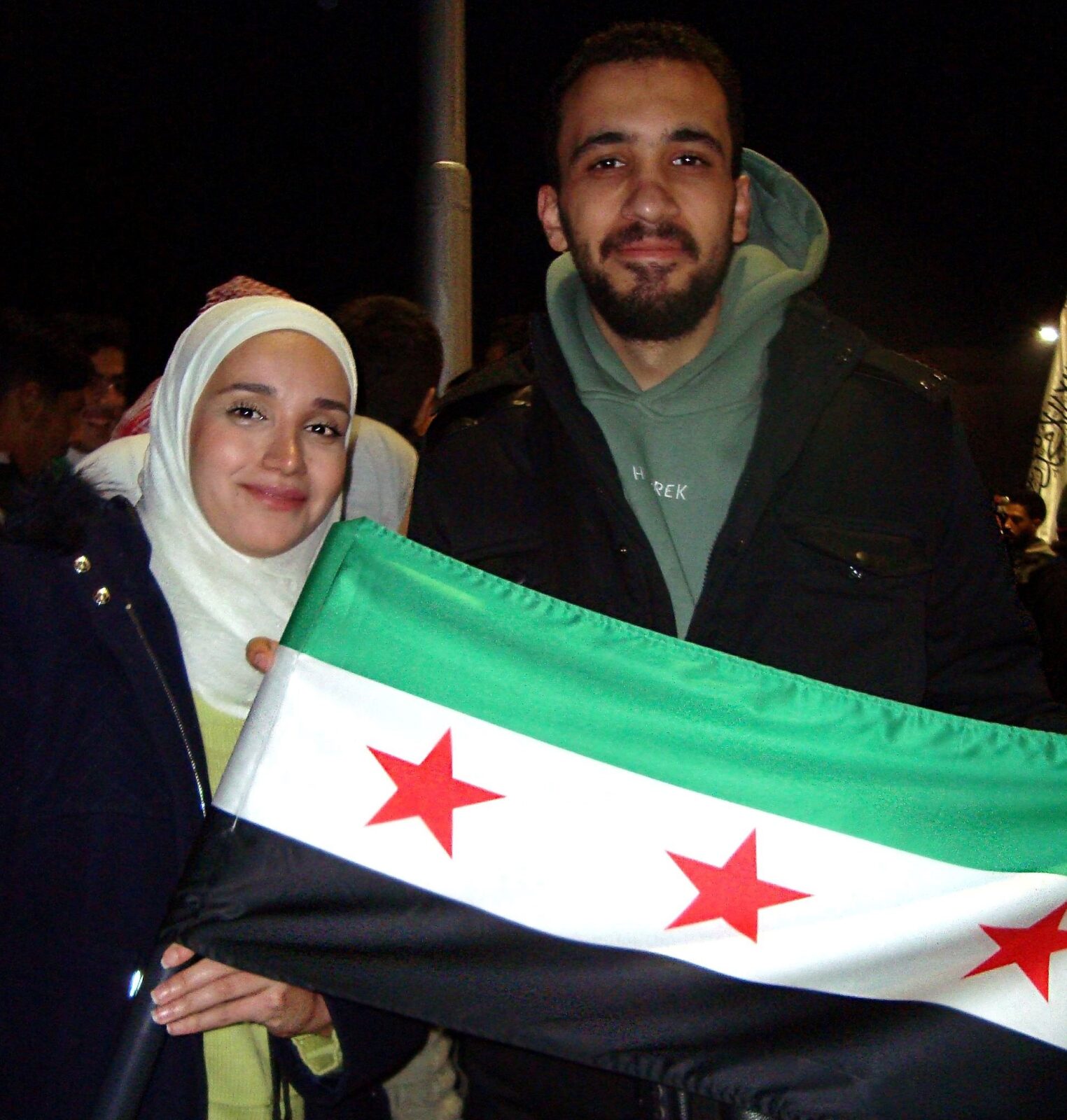 Et syrisk søskendepar, der glæder sig over friheden