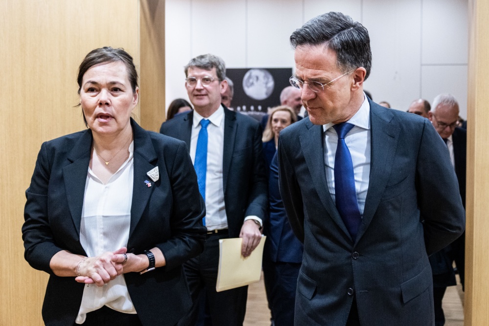Rutte, Motzfeldt og Lund Poulsen i Natos hovedkvarter i Bruxelles.