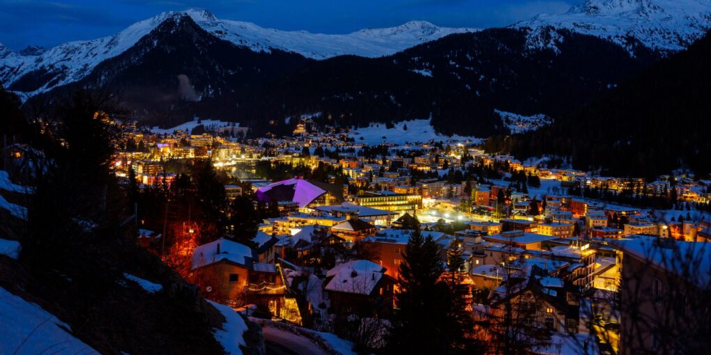 Davos, en bjergby i Schweiz.