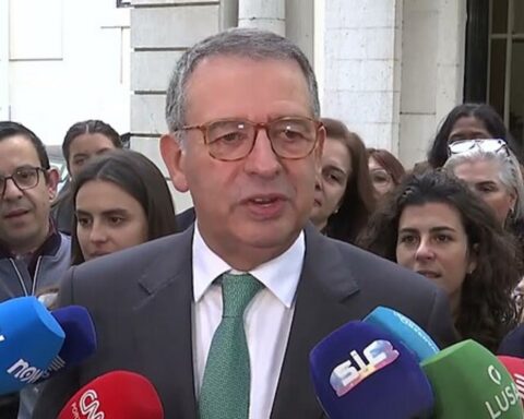 Valg i Portugal: Midtsøgende kandidat vinder overbevisende