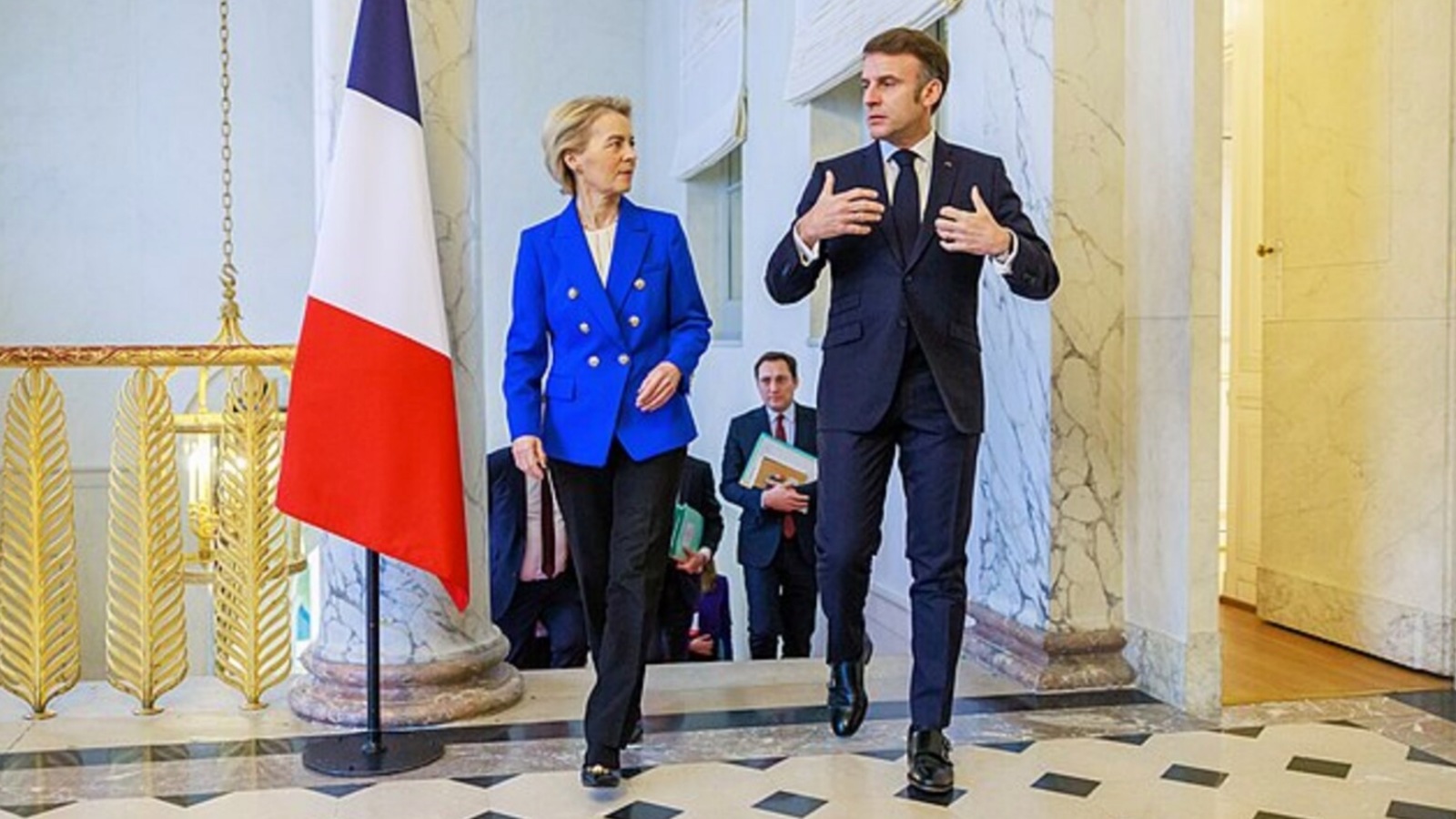 Von der Leyen og Macron