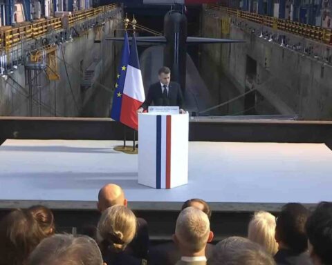 Slut med fodslæberi: Macron har inviteret Danmark ind i Europas kerne