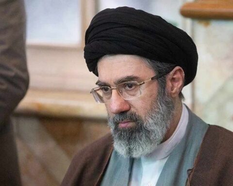 Den nye ayatollah: Hvem er Mojtaba Khamenei, og kan han holde sammen på Iran?