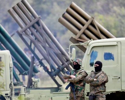 De forbundne konflikter i Iran og Libanon eskalerer. Ingen tegn på fredelige løsninger