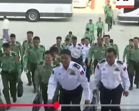 Myanmars parlament samles for første gang siden kuppet. Militæret fastholder grebet om magten