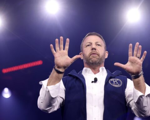 Mød Markwayne Mullin, Trumps nye minister for indenrigssikkerhed