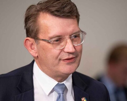 Med en midter-regering bliver Troels Lund Poulsen aldrig statsminister i Danmark