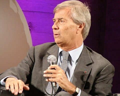 Kulturkrig i Frankrig: 130 forfattere forlader forlag og går i front mod mediemogul fra det yderste højre