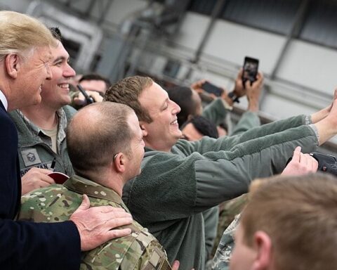 Trump truer med at trække tropper ud af Tyskland et par dage efter, kansler Merz talte ham imod