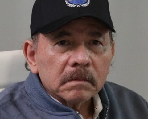 Sandinistisk regentpar strammer jerngrebet i Nicaragua