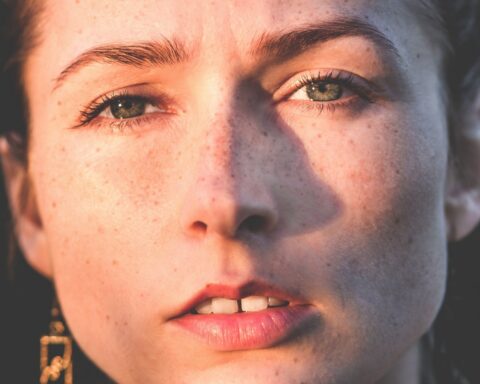 Når autisme og ADHD blandt unge kvinder kaldes “sociale epidemier”, mister vi nuancerne