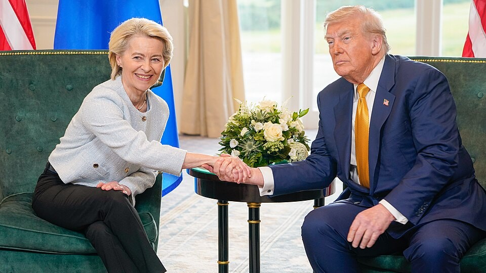 On 26 and 27 July 2025, Ursula von der Leyen, president of the European Commission, travels to Scotland, upon invitation of Donald Trump, President of the United States, to discuss transatlantic trade relations. Date 27 July 2025 Source Visit of Ursula von der Leyen, President of the European Commission, to Sccotland Author Fred Guerdin / European Union, 2025 / EC - Audiovisual Service