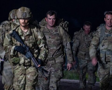 NATO mødes i skyggen af voksende konflikt mellem USA og Europa