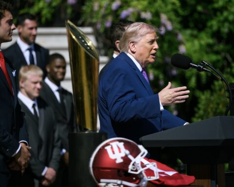 Det Republikanske Parti har nu en chance for at beholde flertallet i Kongressen ved midtvejsvalget. Trump styrer fortsat MAGA-basen