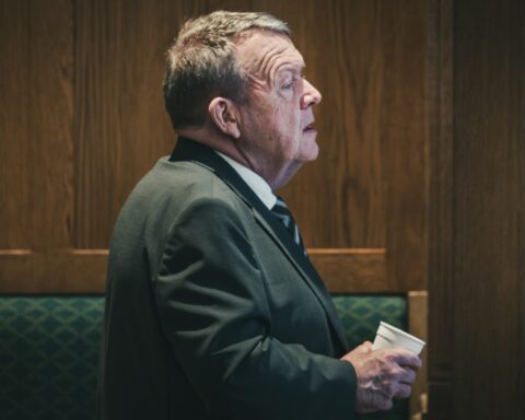 Lars Løkke og Pia Olsen Dyhr må begge bøje sig