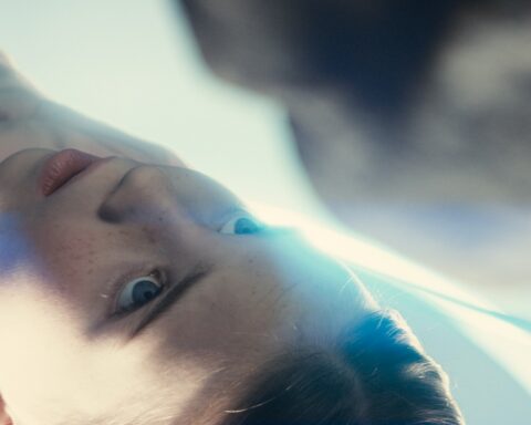 “Disclosure Day”: Spielbergs scifi-film kigger mod himlen og mister fodfæstet