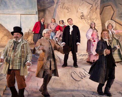 Grønnegårds Teatrets ‘Erasmus Montanus’ siger noget vigtigt om samtiden