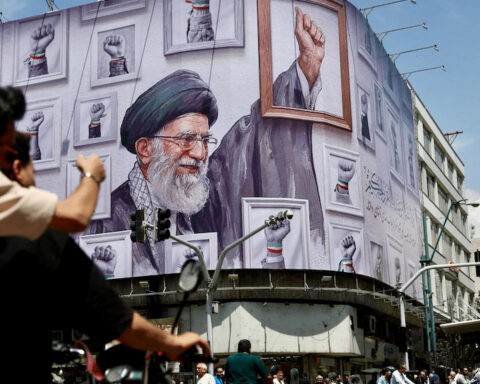 USA og Iran indgår aftale. Mens Trump jubler, er snart sagt alle andre i tvivl om holdbarheden