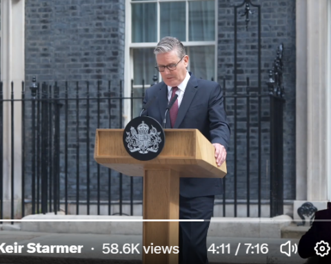 Keir Starmer træder tilbage som premierminister efter kun to år på posten
