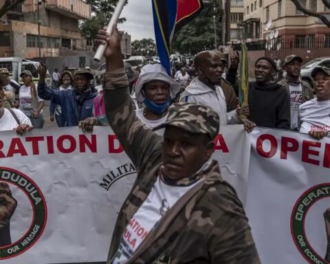 Afrikanske lande henter borgere hjem fra Sydafrika før omstridt deadline