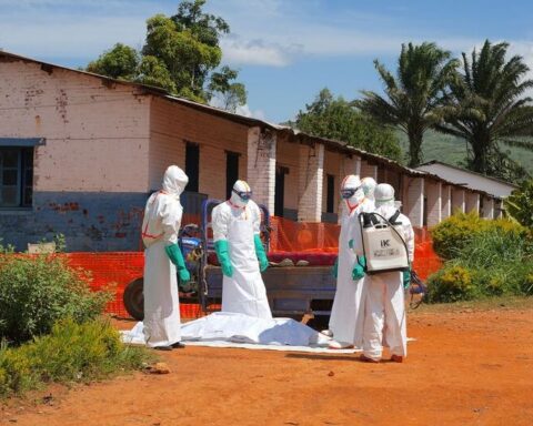 Ebola-epidemien i Congo passerer 1.000 smittede. FN advarer om rekordhurtig spredning