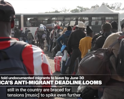 Frist udløber i Sydafrika. Tusinder af migranter søger mod grænserne