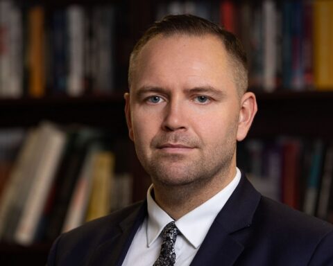 Polen: Karol Nawrocki lammer polsk politik med rekordmange vetoer