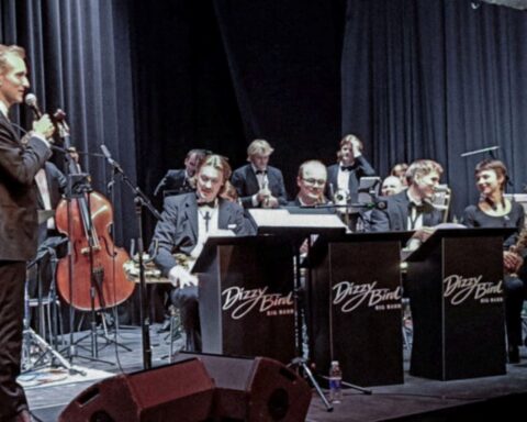 Debut: Dizzy Bird Big Band kiggede både tilbage og fremad