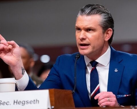 Hegseth forsvarer dyr Iran-krig, mens USA åbner for nye forhandlinger