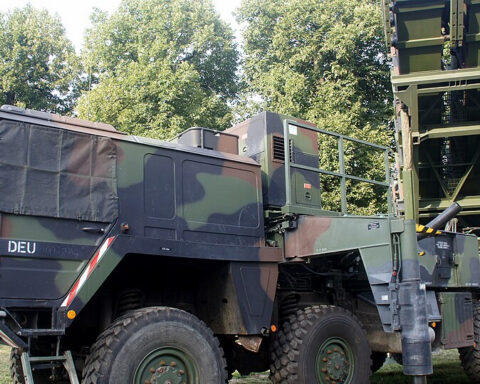 Efter voldsomme angreb, lover Nato mere luftforsvar til Ukraine. Men der mangler missiler 