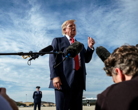 USA og Iran bomber hinanden efter ugers pause. Håbet om fred svinder igen