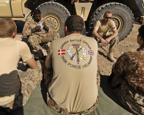 50.000 skriver under for åbenhed om Afghanistan-krigen: nu skal Folketinget tage stilling