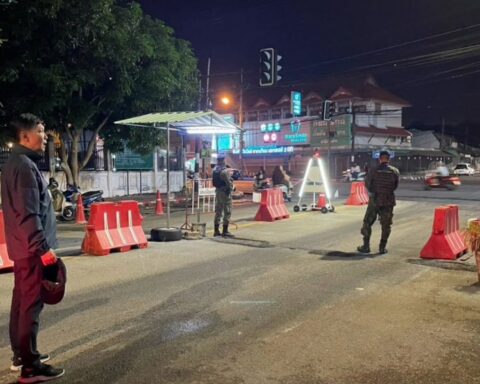 Over 50 koordinerede brandattentater rammer det sydlige Thailand