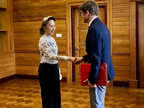 Myanmars Aung San Suu Kyi møder Røde Kors-repræsentant for første gang siden militærkuppet