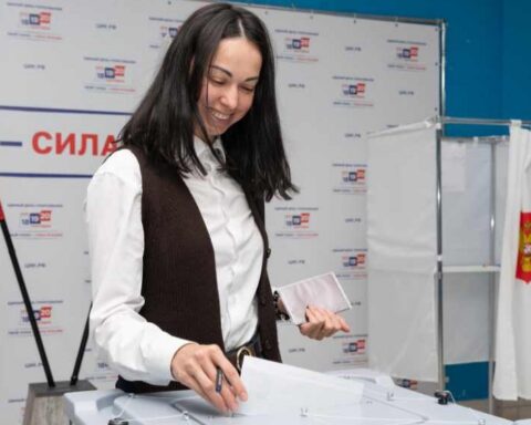 Russisk valg uden overraskelser: Putins parti vinder stort